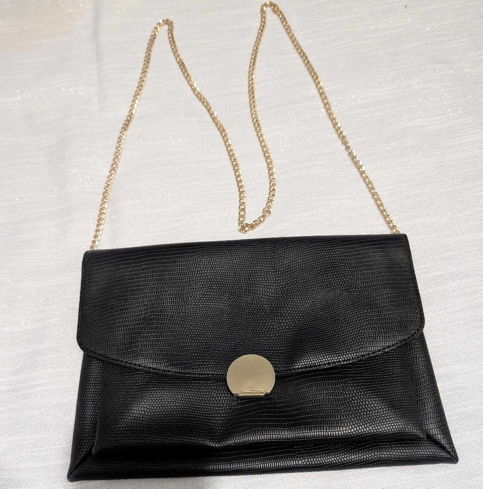 Crossbody Shoulder‎ Purse/Clutch/Bag Elegant Black w/Gold Chain & Closure